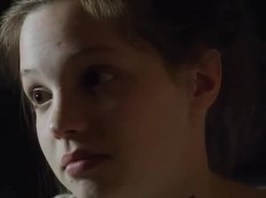 Крошка смотрит, как ебут ее подругу