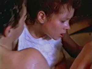 Парень занимается сексом с любимой перед отъездом