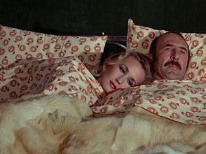 Мужик сбегает от своей сексуальной жены