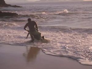 Негр встретил свою любовь на нудистском пляже