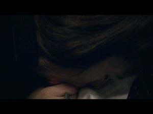 Девчонка по-быстрому отсосала незнакомцу в поезде