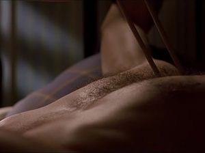 Парень связал свою сексуальную девушку в постели