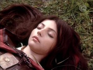 Ловкий всадник сбросил с коня красотку и стал раздевать