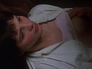 Стройная крошка резвится со своей сексуальной подружкой