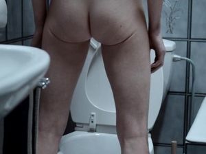 Игривая девка захотела начать день со страстного секса