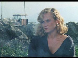 Развратные девки отправились на морскую прогулку со своими любовниками