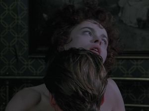 Постельная сцена с Хелен Бонем Картер