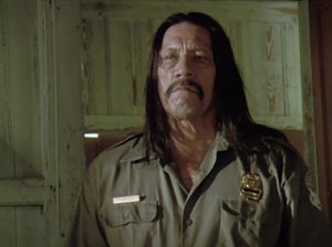 Сексапильная красавица обхитрила героя