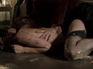 Мужик выпорол свою распутную девку