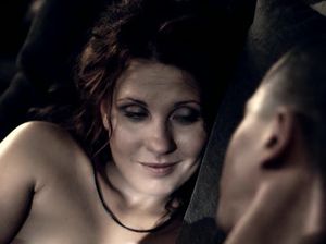 Знойная девица занимается жарким сексом с лучшим другом своего брата