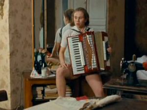 Девушка говорит со своим парнем о жизни после секса