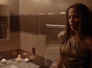 Страстный секс лесби в туалете ресторана