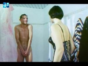 Горячая телка в сексуальном белье соблазняет мужа