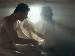 Девка развлекается с мужем в бане