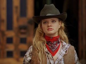 Смелая деваха разделась перед своими соседями