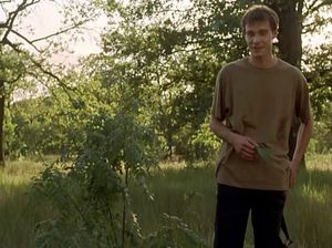 Парень натолкнулся на голую девку в лесу