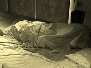 Участница реалити-шоу трахнула парня в позе наездницы