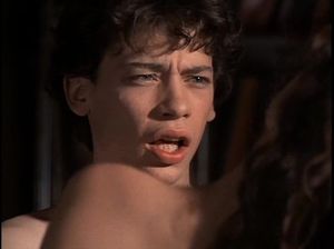 Занимаются любовью в просторной ванной