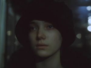 Мужик набросился на девушку в автобусе и стал раздевать