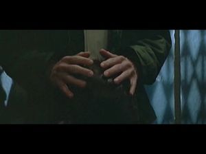 Мужчина разозлился и грубо засунул член в рот своей подружке