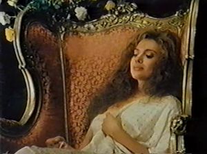 Красотка приятно проводит время со своим любовником