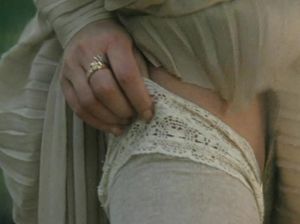 Очаровательная дама соблазняет своего кавалера