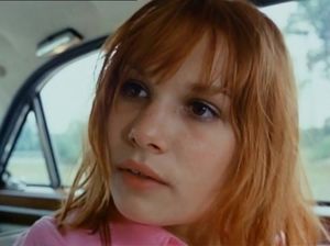 Парень попросил свою подружку отсосать ему член в машине