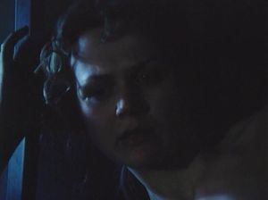 Девушка занимается сексом с любимым во время войны