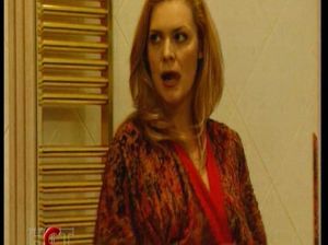 Женщина соблазнила своего соседа и затащила в постель