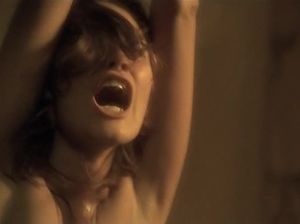 Парни истязают молоденьких шлюх в борделе