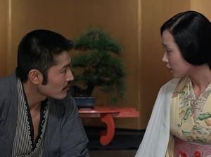 Двух японок лишают девственности