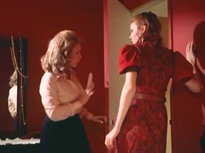 Девки не стали ссориться из-за мужика и устроили секс втроем