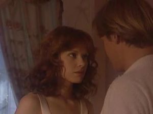 Девушка лишается девственности с неопытным юнцом