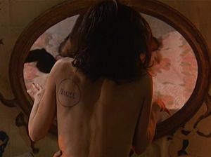 Проститутка по-быстрому удовлетворила клиента