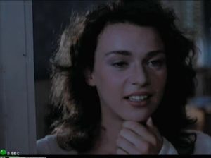 Парень повалил на кровать свою голую любовницу