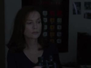 Зрелая тетка мастурбирует, подглядывая за соседом