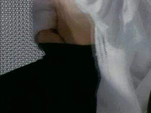 Скучающая девушка решила заняться мастурбацией