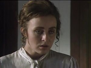 Мужик заставил цыпочку сделать ему минет