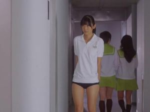 Японские студентки устроили настоящий клуб пыток