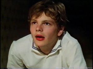 Малой пацан впервые трахается с женщиной