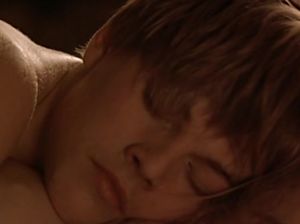 Леонардо ДиКаприо гей - трахает мужика в зад