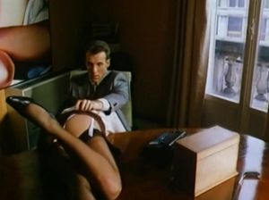 Мужик трахает любовницу на работе