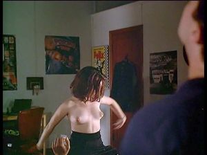 Телка согласилась показать сиськи своему ухажеру