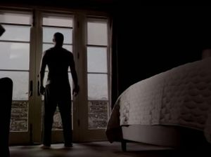 Рэю снится что его отец трахает его жену