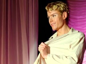 Гей стриптиз в клубе