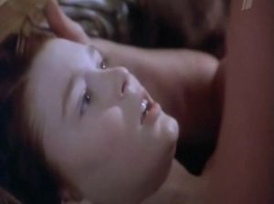 Опытный мужчина соблазнил юную леди