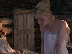 Телочки точат лясы в русской баньке