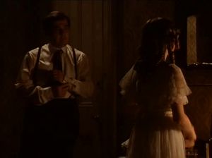 Богачи торгуются за сочную девственницу