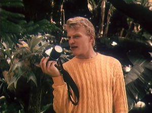 Экзотическая фотосъемка полуобнаженной куколки