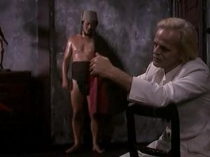 Девушку заставляют работать проституткой и обучают сосать вонючий хуй